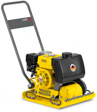 Виброплита Wacker Neuson MP-15 в прокат в Магнитогорске. У нас лучшая цена за сутки! Возможность взять в аренду с выгодной скидкой до 40% при экспресс доставке 24/7. И помните, ночью стоимость еще дешевле на 30%! #арендапрокат #виброплита #выгодно