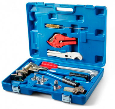 Комплект Rehau - Обжимник / расширитель в прокат в Магнитогорске. У нас лучшая цена за сутки! Возможность взять в аренду с выгодной скидкой до 40% при экспресс доставке 24/7. И помните, ночью стоимость еще дешевле на 30%! #арендапрокат #виброплита #выгодно