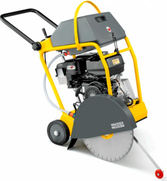 Резчик швов Wacker Neuson MFS-1350CE в прокат в Магнитогорске. У нас лучшая цена за сутки! Возможность взять в аренду с выгодной скидкой до 40% при экспресс доставке 24/7. И помните, ночью стоимость еще дешевле на 30%! #арендапрокат #виброплита #выгодно
